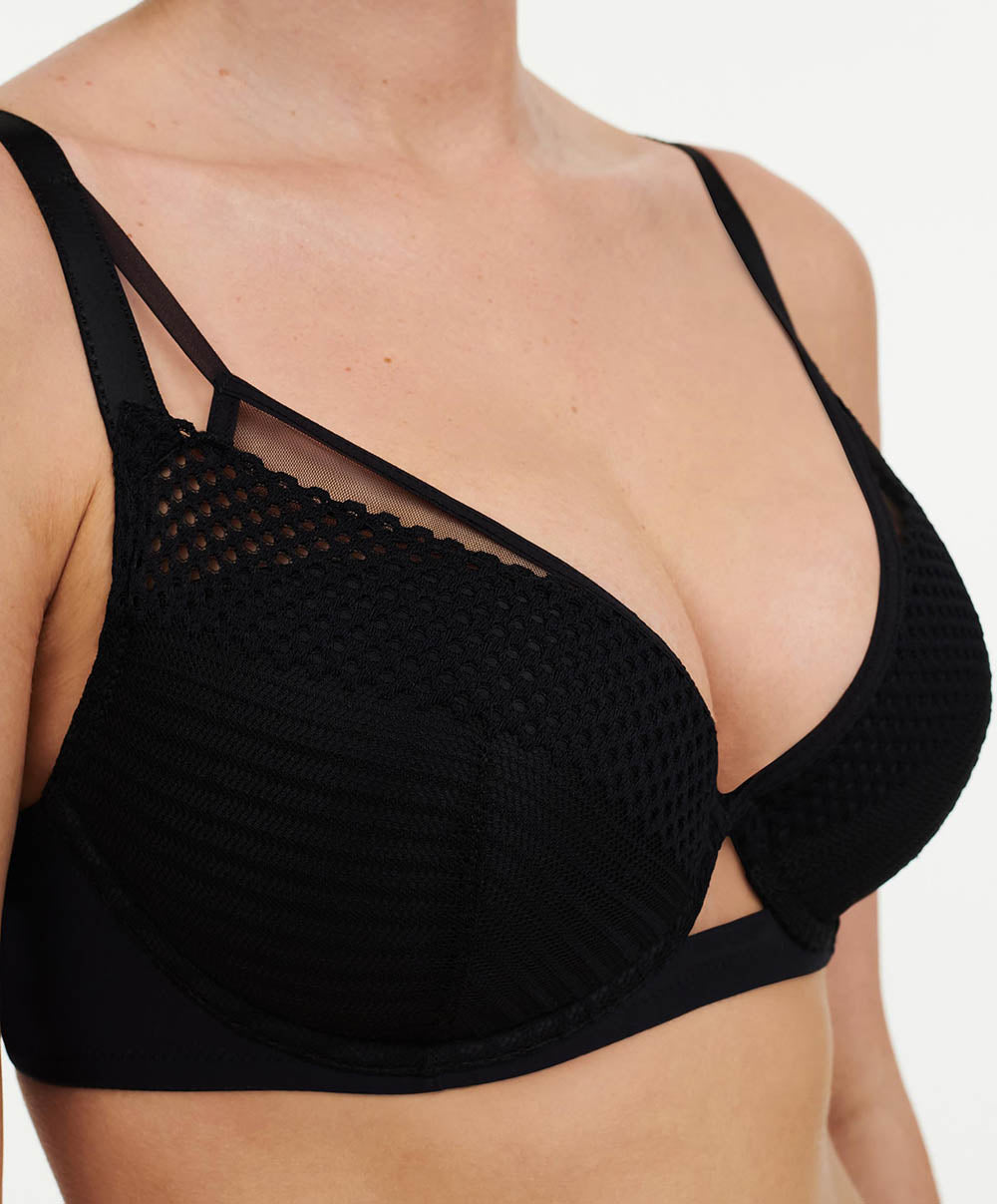 Soutien-gorge coque plongeant Chantelle Play Noir C22ANA-011