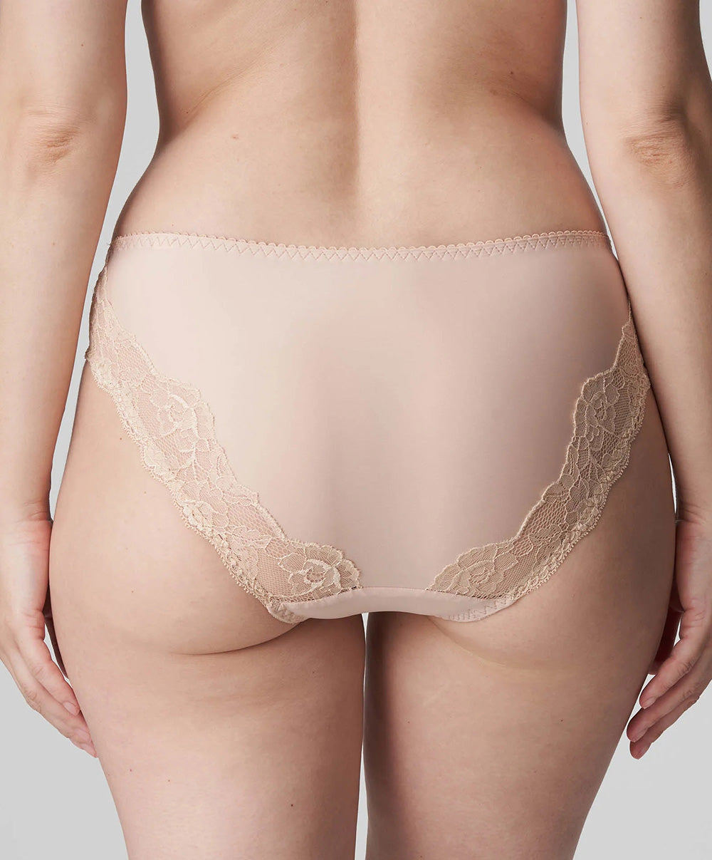 Slip brésilien dentelle PrimaDonna Madison café latte 0562125-CAL