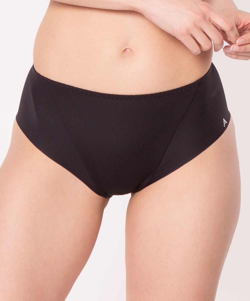 Slip haut Antigel de Lise Charmel Culte Beauté noir FCH0366-NO