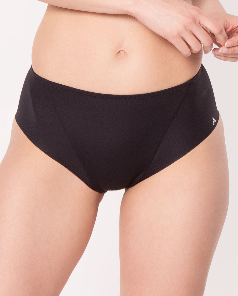 Slip haut Antigel de Lise Charmel Culte Beauté noir FCH0366-NO