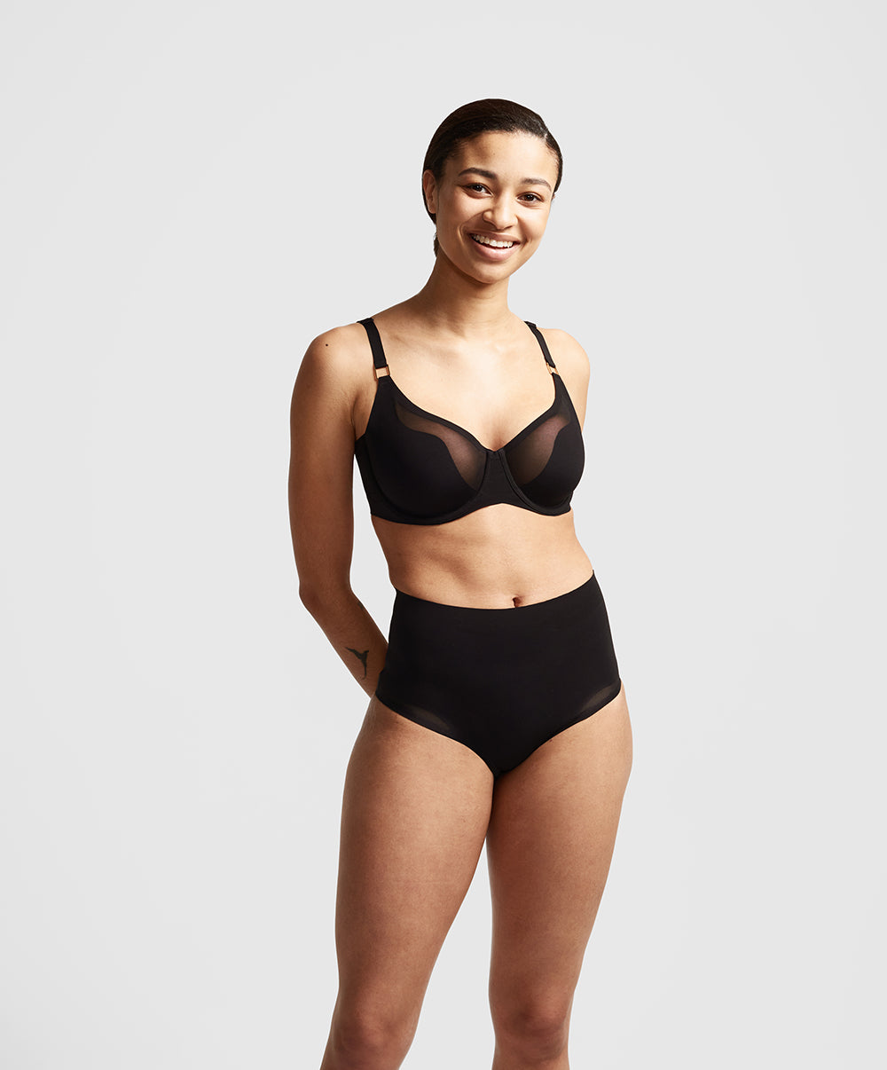 Soutien-gorge moulé armatures enveloppant Chantelle Pure light Noir C10M10-011