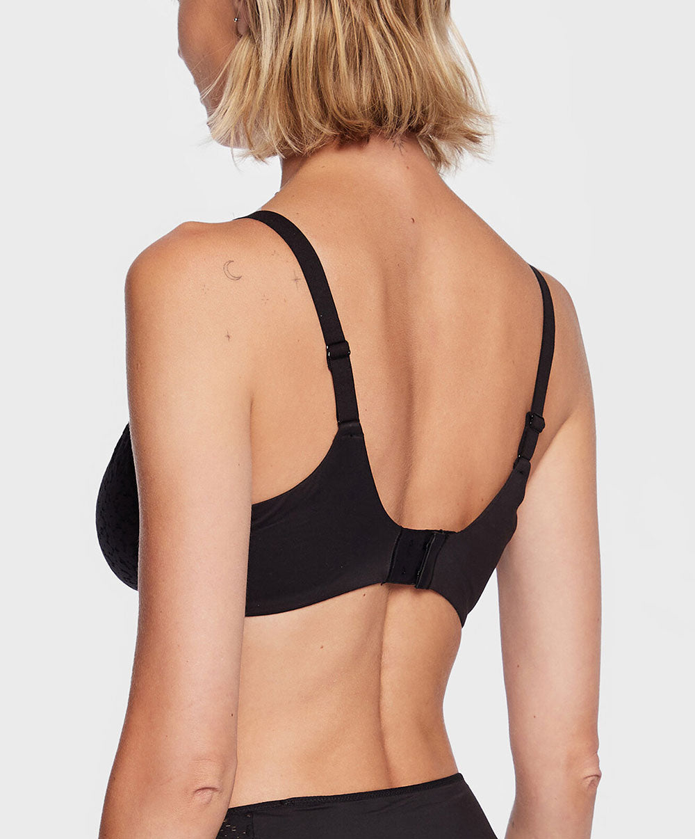 Soutien-gorge armatures enveloppant moulé Chantelle Norah noir C13F10-011