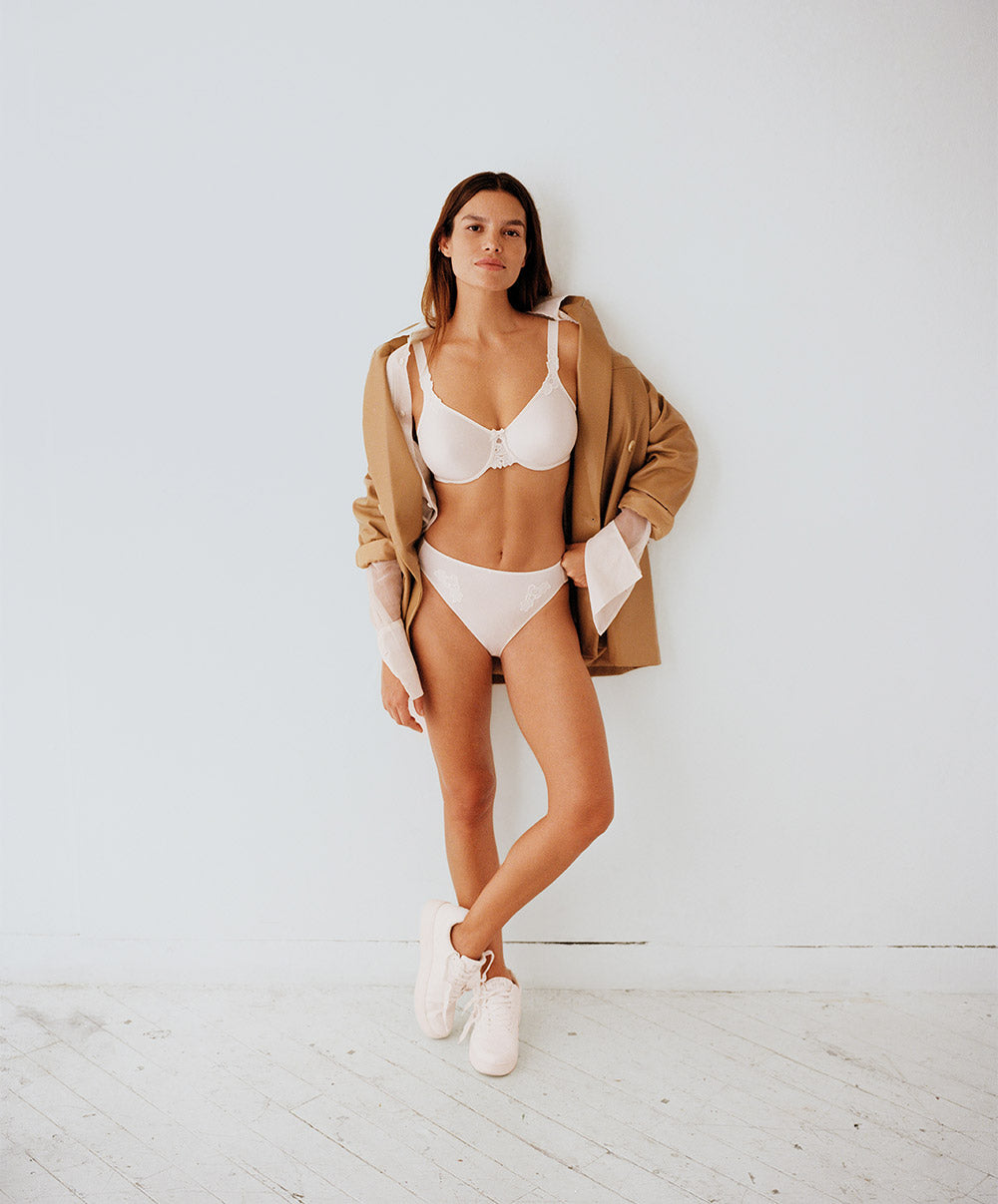 Soutien-gorge moulé enveloppant avec armatures Chantelle Hedona ivoire C20310-035