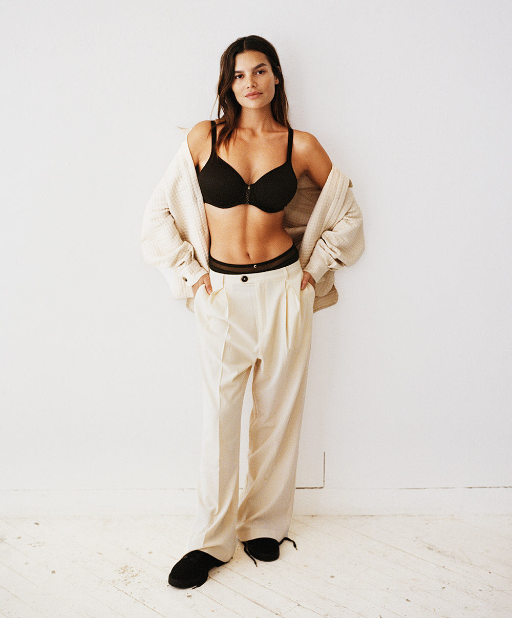 Soutien-gorge moulé spacer couvrant Chantelle Chic Essential noir C16G70-011