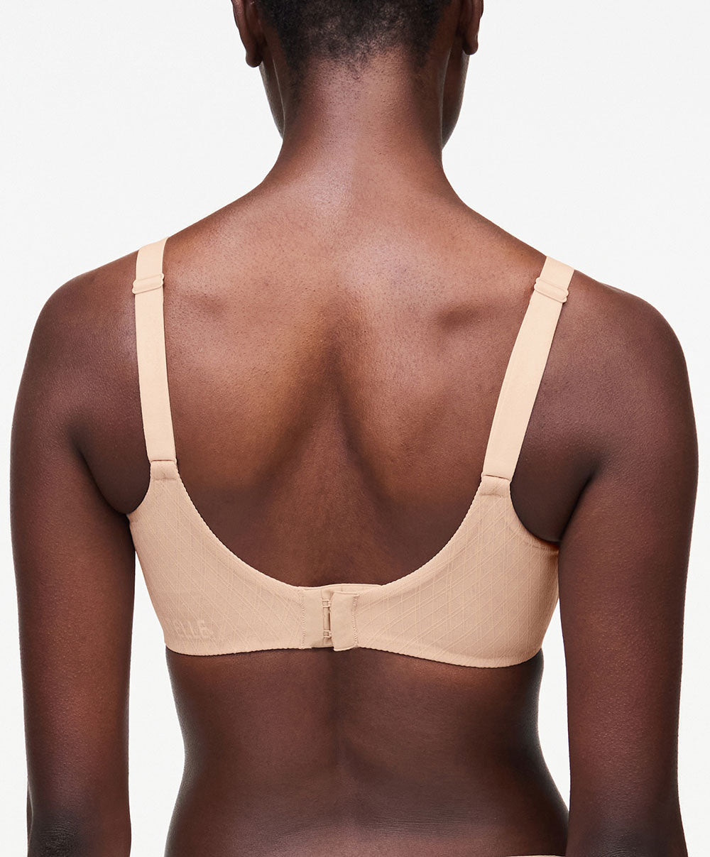 Soutien-gorge moulé très enveloppant avec armatures Chantelle Smooth Lines beige doré C11N10-01N