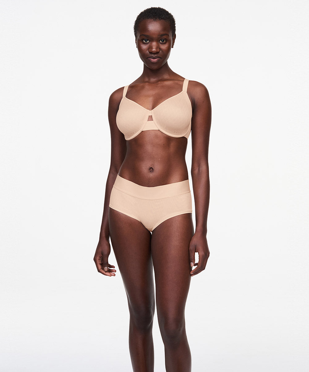 Soutien-gorge moulé très enveloppant avec armatures Chantelle Smooth Lines beige doré C11N10-01N