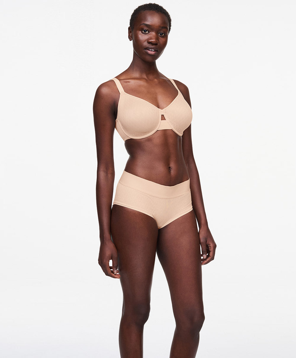 Soutien-gorge moulé très enveloppant avec armatures Chantelle Smooth Lines beige doré C11N10-01N