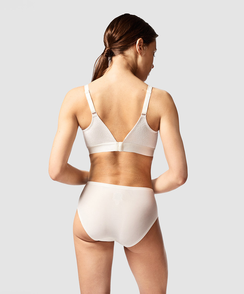 Soutien-gorge sans armatures grande taille Chantelle C Magnifique ivoire C18920-035
