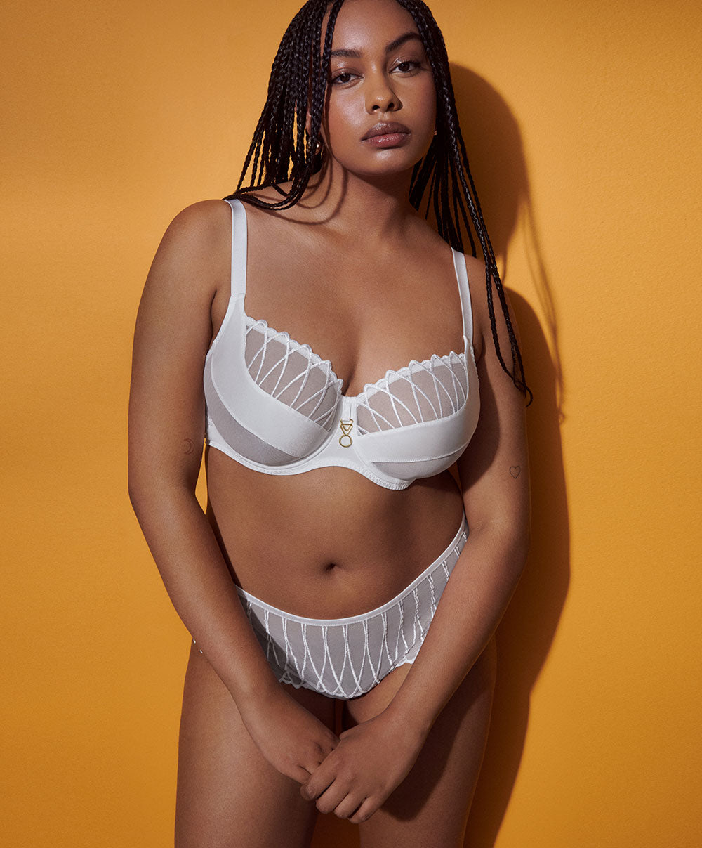 String "Luxueux" forme shorty PrimaDonna Arthill blanc 0663361-WIT