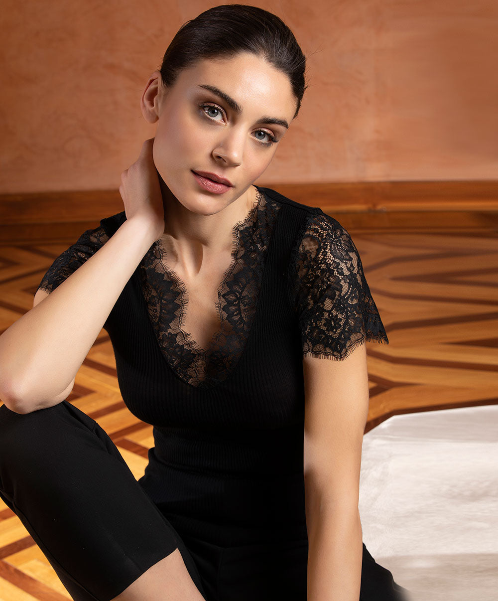 Top manches courtes laine et soie "Bien-être" Lise Charmel Plaisir Caresse noir ANJ9110-NO