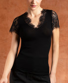Top manches courtes laine et soie "Bien-être" Lise Charmel Plaisir Caresse noir ANJ9110-NO