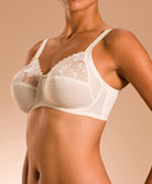 Soutien-gorge sans armatures Chantelle Amazone ivoire C21020-035