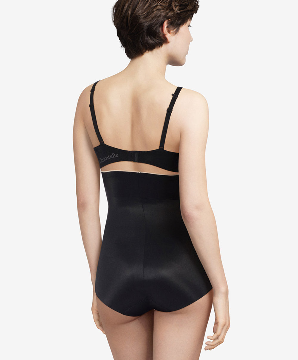 Culotte gainante taille très haute Chantelle Basic Shaping noir C35030-011