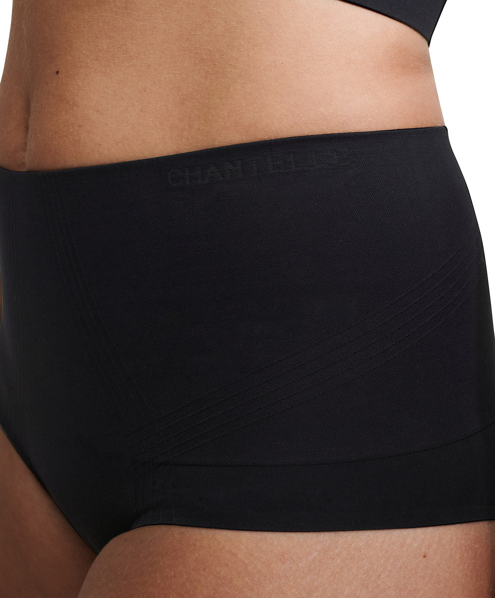 Culotte taille haute sculptante invisible Chantelle Smooth Comfort noir C10U70-011