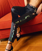 Pantalon en satin de soie Lise Charmel Fleurs Étoiles éclat étoile (noir et multicolore) ALH0096-EE