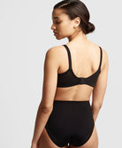 Soutien-gorge moulé armatures enveloppant Chantelle Pure light Noir C10M10-011