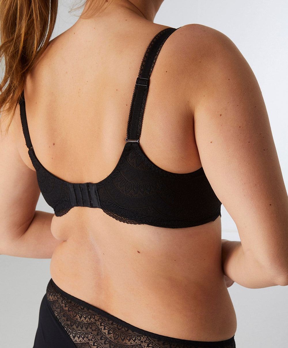 Soutien-gorge emboitant en dentelle pour poitrine généreuse Simone Pérèle Karma noir 12V320-015