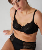 Soutien-gorge emboitant en dentelle pour poitrine généreuse Simone Pérèle Karma noir 12V320-015