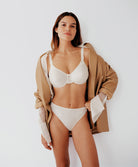 Soutien-gorge moulé enveloppant avec armatures Chantelle Hedona ivoire C20310-035