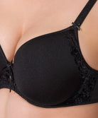 Soutien-gorge spacer plunge Antinéa de Lise Charmel Fashion Guipure noir DCC2701-NO
