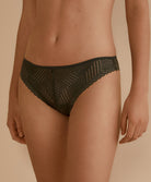String Antigel de Lise Charmel Tressage Graphic éclat aventure kaki ECC0037-EA