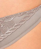 Tanga Antinéa de Lise Charmel Fleur Première gris taupe CCG0010-GT